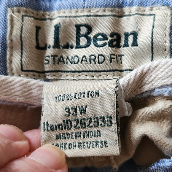 L.L. Bean Shorts Mens Size 33 Beige Standard Fit Chino Flat Front Hiking - Picture 3 of 13